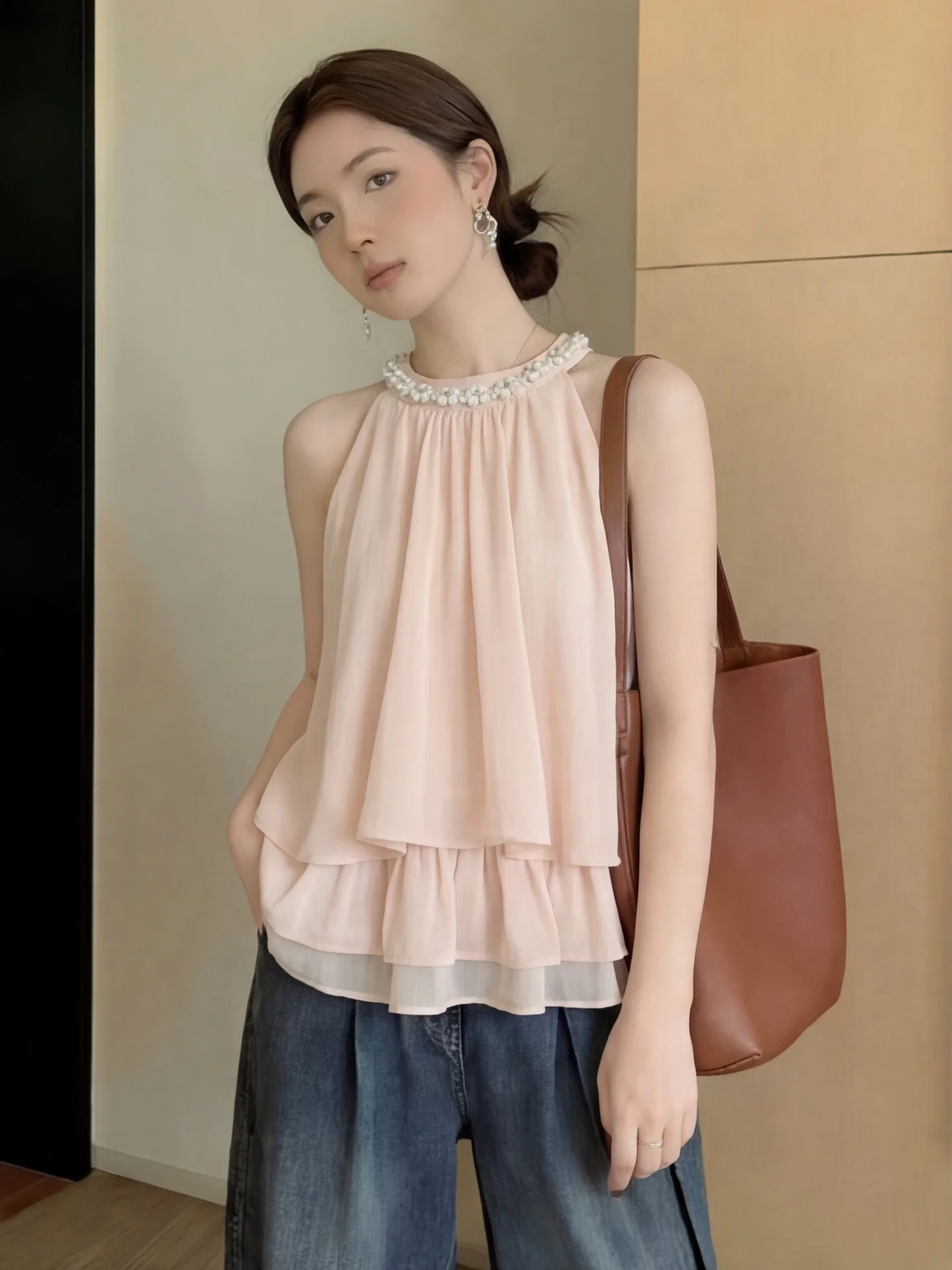Pearl Chain Silk Luster Chiffon Women's Summer Thin Design Vest Hanging Neck Shirt Loose French Style No Sleeve
Pearl Chain Silk Luster Chiffon Women's Summer Thin Design Vest Hanging Neck Shirt Loose French Style No Sleeve