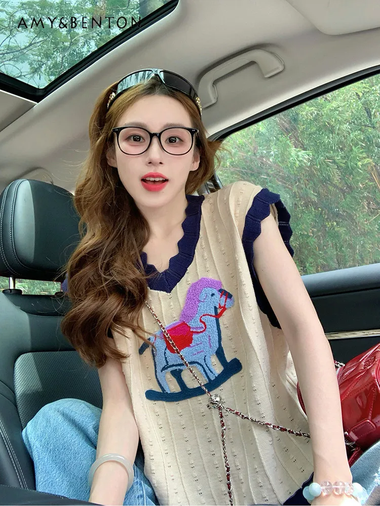 Новая женская тонкая безрукавка свободного кроя с вышивкой пони, сине-красная, в стиле ретро, с V-образным вырезом, цвет абрикосовый, весна-осень 2026
Новая женская тонкая безрукавка свободного кроя с вышивкой пони, сине-красная, в стиле ретро, с V-образным вырезом, цвет абрикосовый, весна-осень 2026