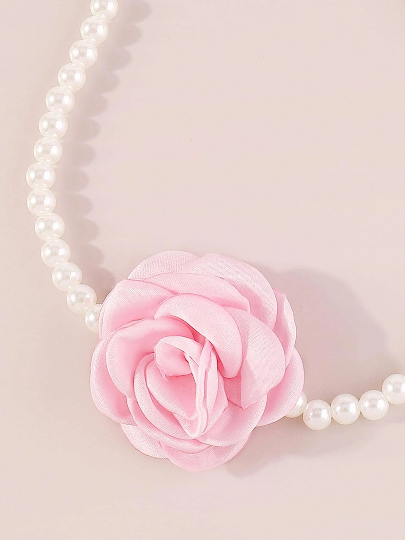 Elegant Pink Rose Flower Pearl Choker Necklace For Women
Elegant Pink Rose Flower Pearl Choker Necklace For Women