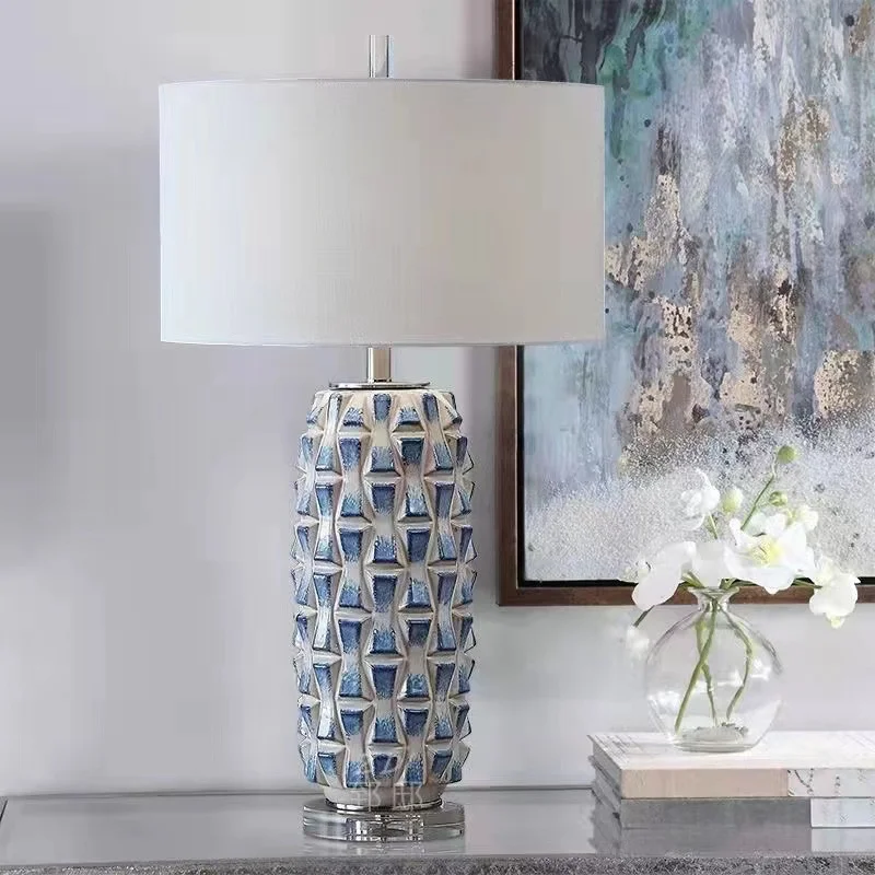 Luxury American Retro Ceramic Table Lamp for Living Room Bedroom & Hotel Room Simple & Modern Design Electric Bedside Lighting
Luxury American Retro Ceramic Table Lamp for Living Room Bedroom & Hotel Room Simple & Modern Design Electric Bedside Lighting