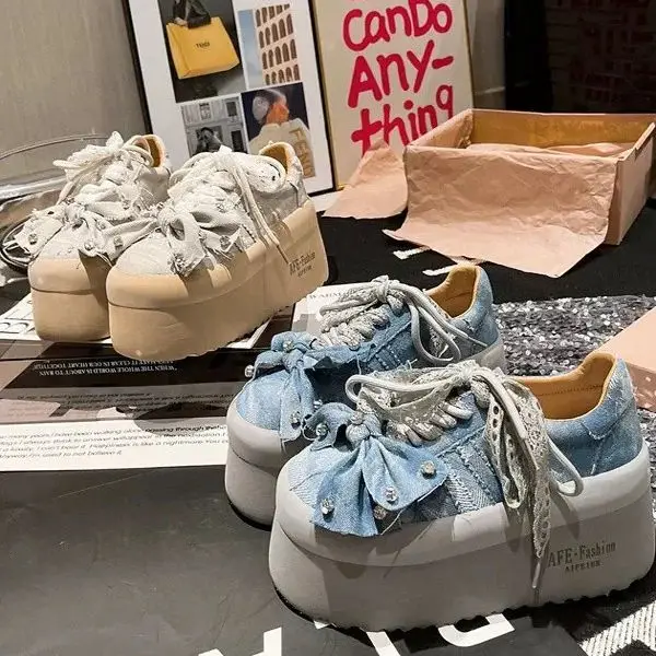 Unique Design Canvas Shoes For Women High Heels Platforms Chunky Sneakers Fashion Sweet Flower Trendy Lady Eye-Catching Casual
Unique Design Canvas Shoes For Women High Heels Platforms Chunky Sneakers Fashion Sweet Flower Trendy Lady Eye-Catching Casual