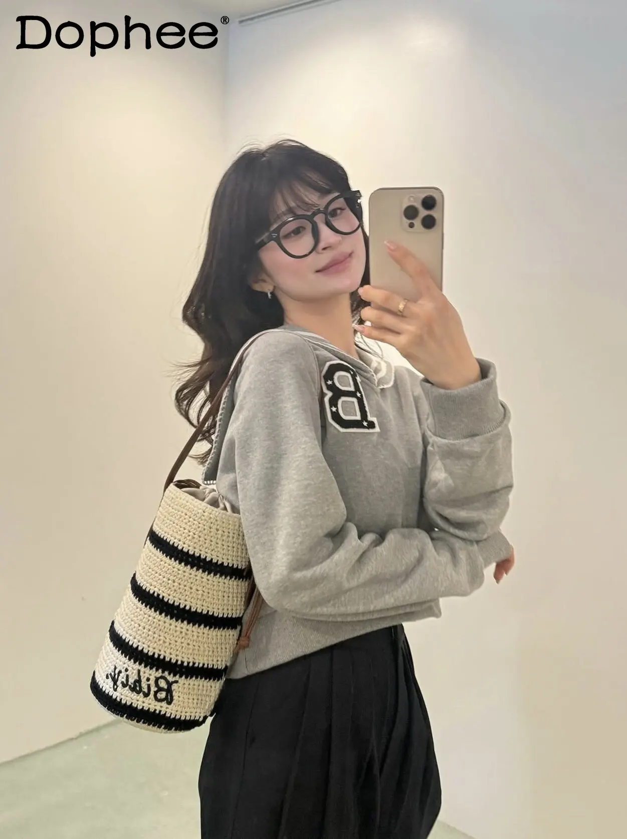 Japanese New 2026 Spring Sailor Collar Embroidered Letter Hooded Sweater Daily Commuting Simple Casual Versatile Top Women
Japanese New 2026 Spring Sailor Collar Embroidered Letter Hooded Sweater Daily Commuting Simple Casual Versatile Top Women