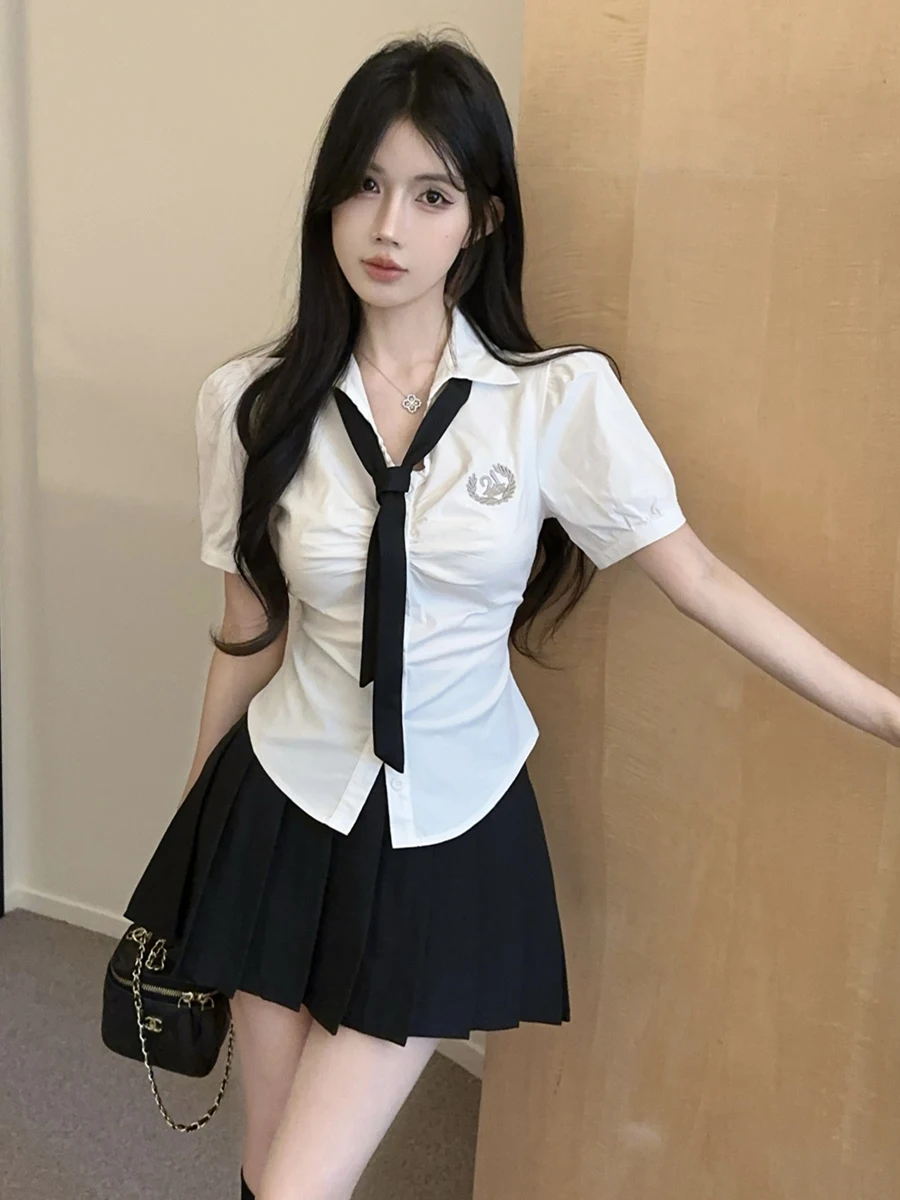 College Style JK Uniform Set Slimming Women's Summer Fashion Two-Piece Suit Pure Desire Design White Shirt Pleated Skirt
College Style JK Uniform Set Slimming Women's Summer Fashion Two-Piece Suit Pure Desire Design White Shirt Pleated Skirt
