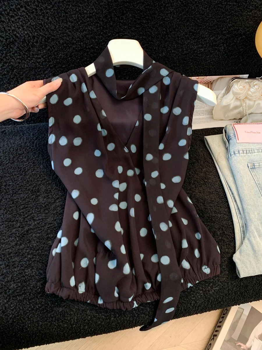 Elegant Coffee Polka Dot V-Neck Sleeveless Slim Fit Thin Style Women's Shirt Summer New Arrival Trendy Chiffon Top
Elegant Coffee Polka Dot V-Neck Sleeveless Slim Fit Thin Style Women's Shirt Summer New Arrival Trendy Chiffon Top