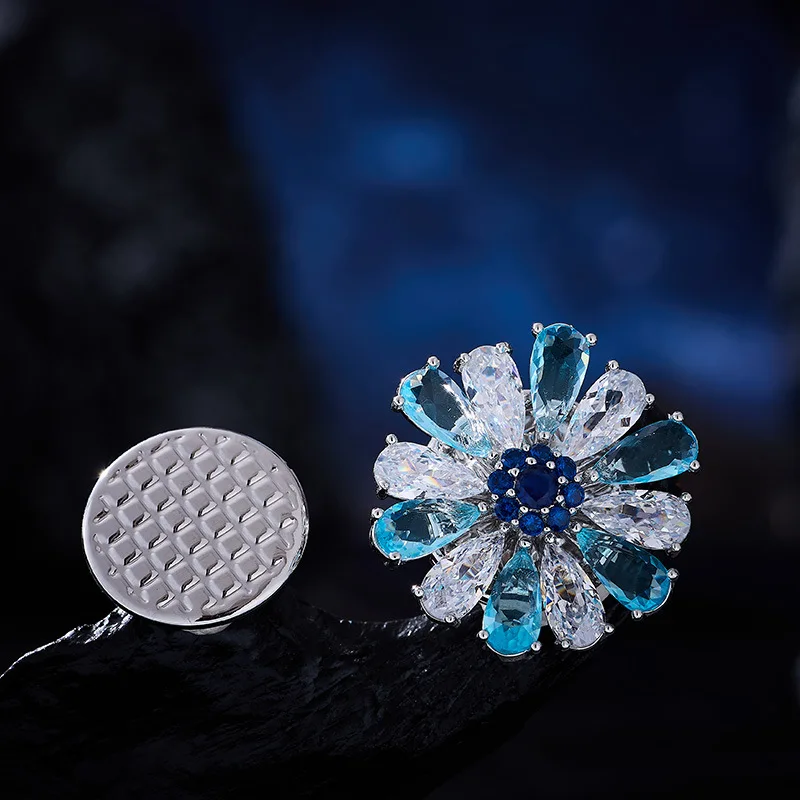 Micro-inlaid zircon magnetic clasp magnet small Daisy flower brooch anti-glare accessory
Micro-inlaid zircon magnetic clasp magnet small Daisy flower brooch anti-glare accessory