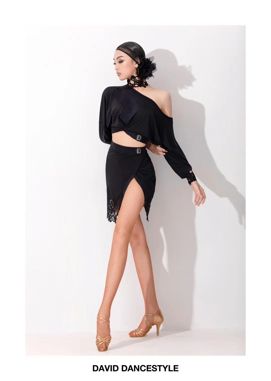 UK Latin Dance Set Ladies Halter Neck Long Sleeve Loose Practice Outfit with Laser-Cut Slit Pencil Skirt Ballroom dance costumes
UK Latin Dance Set Ladies Halter Neck Long Sleeve Loose Practice Outfit with Laser-Cut Slit Pencil Skirt Ballroom dance costumes