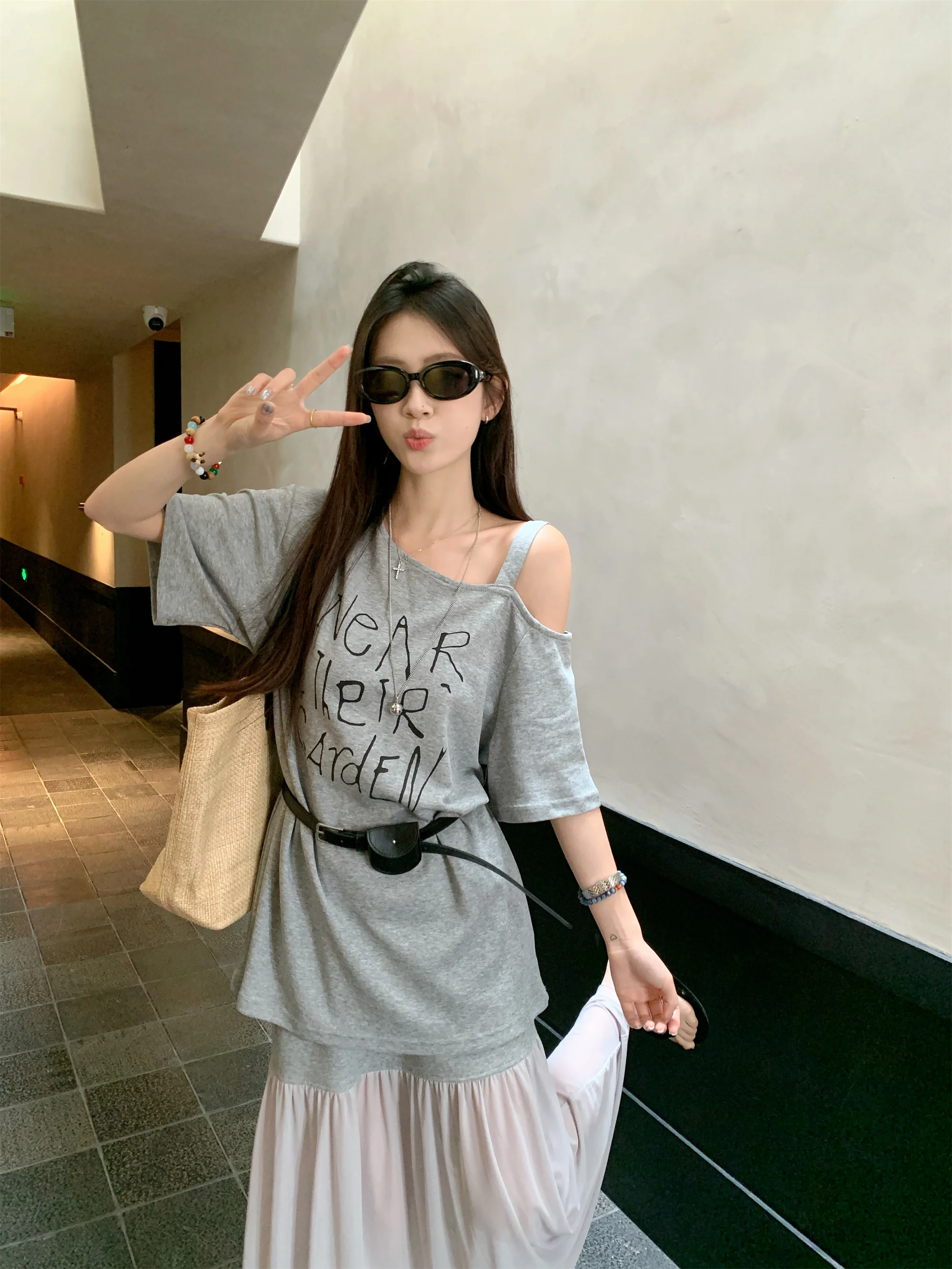 Gray Printed Short Sleeve T-Shirt And High Waist Skirt Two Piece Set Women's Loose Fit Summer Fashion Outfit
Gray Printed Short Sleeve T-Shirt And High Waist Skirt Two Piece Set Women's Loose Fit Summer Fashion Outfit