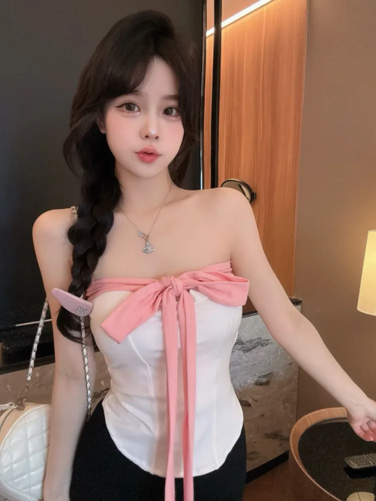 Sweet Spicy Style Bowtie Slim Fit Short Crop Top Women's Fashion Innerwear Vest Korean Commute Style Breathable Skin-friendly
Sweet Spicy Style Bowtie Slim Fit Short Crop Top Women's Fashion Innerwear Vest Korean Commute Style Breathable Skin-friendly