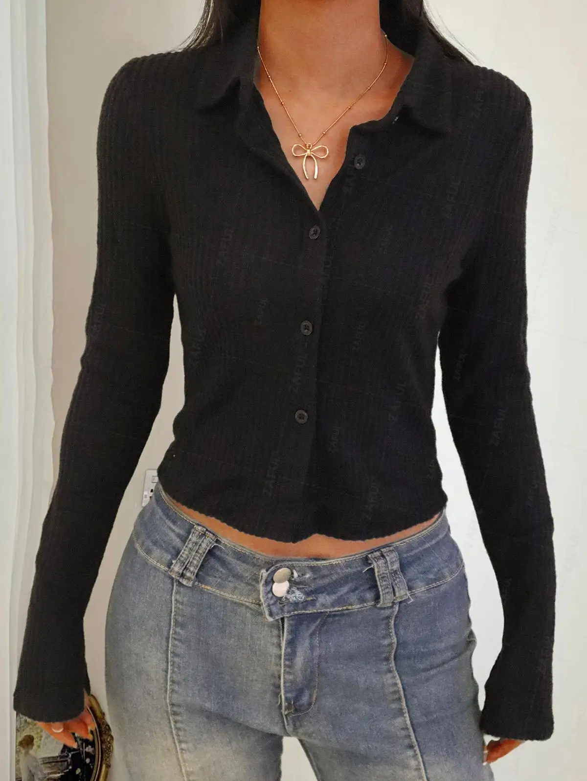 ZAFUL Women's Daily Solid Color Button Up Split Sleeve Plush Fuzzy Ribbed Knit Textured Slim Top
ZAFUL Women's Daily Solid Color Button Up Split Sleeve Plush Fuzzy Ribbed Knit Textured Slim Top