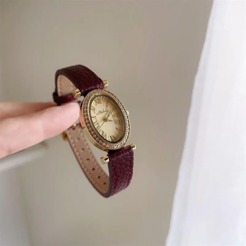 Ankola Red Diamond-encrusted Oval Pigeon Egg Leather Quartz Watch Premium Women's Watch 2026 New Birthday Gift
Ankola Red Diamond-encrusted Oval Pigeon Egg Leather Quartz Watch Premium Women's Watch 2026 New Birthday Gift