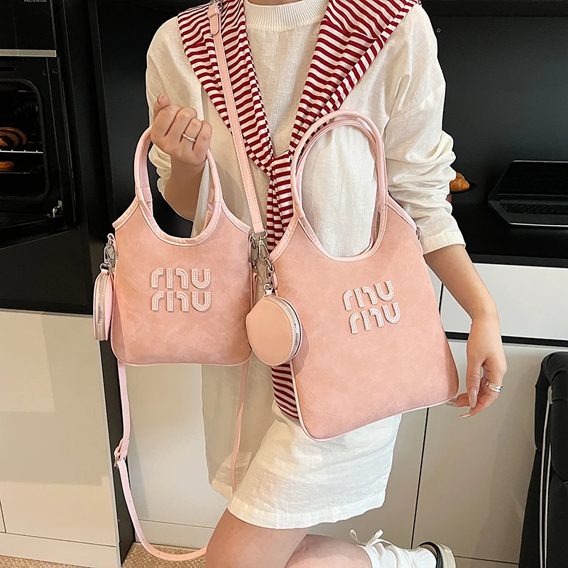 Luxury high-end designer niche underarm bag women's 2025 new high-end atmospheric tote bag large-capacity shoulder messenger bag
Luxury high-end designer niche underarm bag women's 2025 new high-end atmospheric tote bag large-capacity shoulder messenger bag