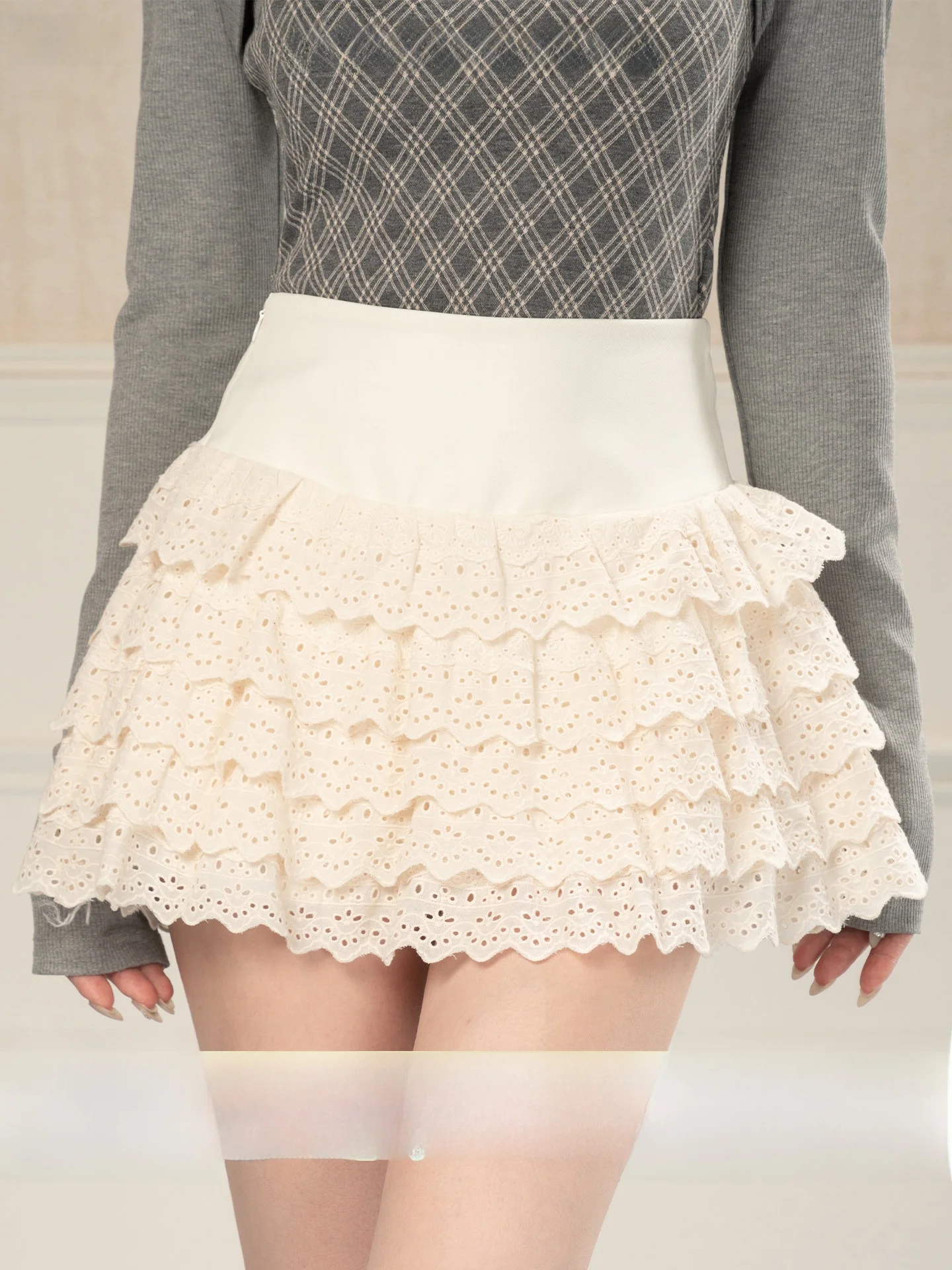 Heynew Vintage Gentle High Waist Lace Splicing Skirt Women's Spring Anti-Light A-Line Cake Skirt City Commute Style
Heynew Vintage Gentle High Waist Lace Splicing Skirt Women's Spring Anti-Light A-Line Cake Skirt City Commute Style