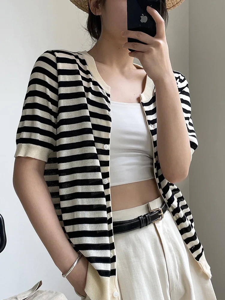 2024 Summer Women Vintage Striped Thin Knitted Cardigan T-shirt Ladies Elegant Knitwear Coats Round Neck Short Sleeve Tops
2024 Summer Women Vintage Striped Thin Knitted Cardigan T-shirt Ladies Elegant Knitwear Coats Round Neck Short Sleeve Tops
