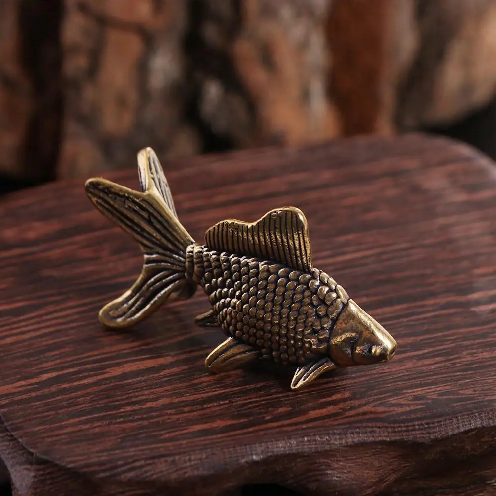 Милая винтажная латунная статуя золотой рыбки, древние реалистичные фигурки золотых рыбок, изысканная элегантная скульптура животного счастливого очарования
Милая винтажная латунная статуя золотой рыбки, древние реалистичные фигурки золотых рыбок, изысканная элегантная скульптура животного счастливого очарования