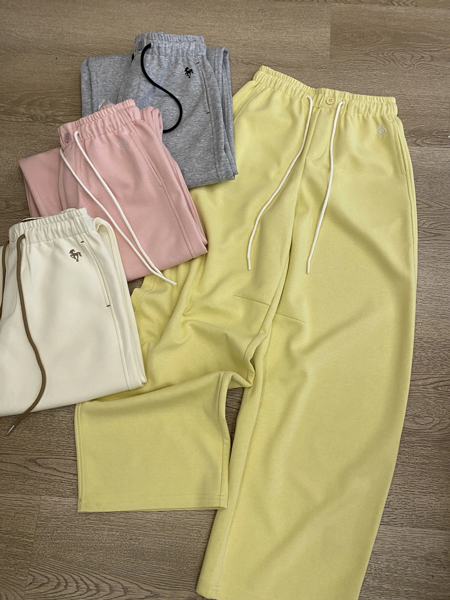 Korean Style High Waist Draped Wide Leg Pants Women's Casual Sweatpants Gentle Style Spring Summer New Arrival Breathable
Korean Style High Waist Draped Wide Leg Pants Women's Casual Sweatpants Gentle Style Spring Summer New Arrival Breathable