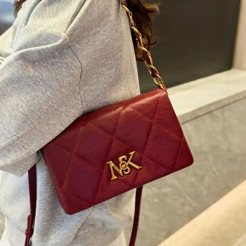 Fashion Women's Rhombus Chain Shoulder Bag - Large Capacity Versatile Crossbody Messenger Bag Small Square Purse for Daily Use
Fashion Women's Rhombus Chain Shoulder Bag - Large Capacity Versatile Crossbody Messenger Bag Small Square Purse for Daily Use