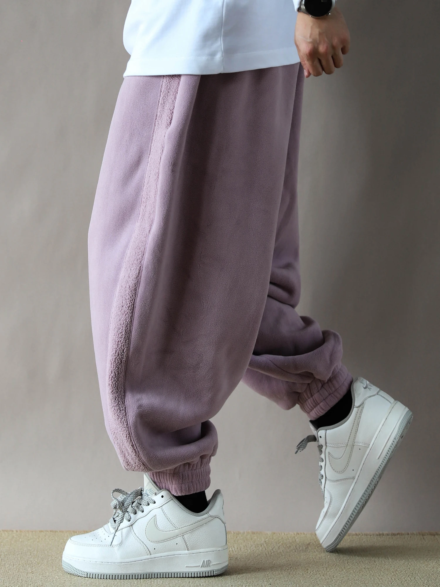 Мужские повседневные брюки из ультрамягкого трикотажа Teddy Knit, утяжеленные, свободного кроя, с манжетами, прямые, розово-фиолетовые
Мужские повседневные брюки из ультрамягкого трикотажа Teddy Knit, утяжеленные, свободного кроя, с манжетами, прямые, розово-фиолетовые