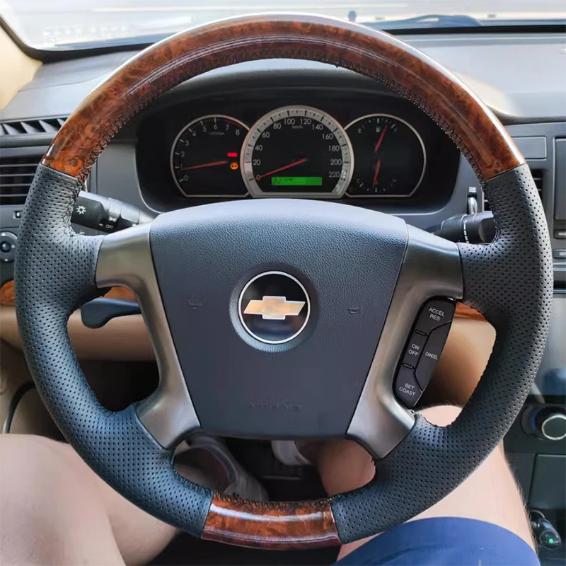 Чехол для руля из черной кожи для Chevrolet Epica 2007-12 Captiva 2013-17 прошитая вручную
Чехол для руля из черной кожи для Chevrolet Epica 2007-12 Captiva 2013-17 прошитая вручную