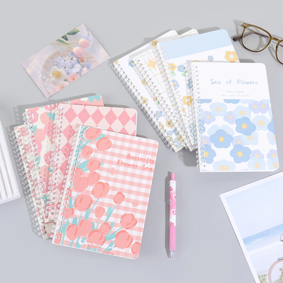 4pcs Exquisite floral pattern A5 notebook, spiral binding coil book fashion notebook,for study notes, office meeting minutes
4pcs Exquisite floral pattern A5 notebook, spiral binding coil book fashion notebook,for study notes, office meeting minutes