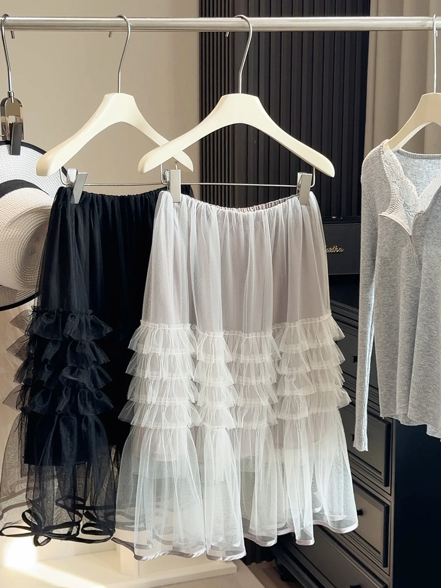 New Summer French Multi Layer Ruffle Skirt Women Daily Splice Sweet Elastic Waist A-Line Mesh Cake Skirts See Through Jupe
New Summer French Multi Layer Ruffle Skirt Women Daily Splice Sweet Elastic Waist A-Line Mesh Cake Skirts See Through Jupe