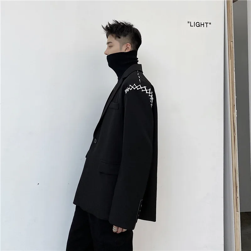 2023 Men Korean Fashion Stylist Blazer Slim Fit Badge Embroidered Trendy Jacket Suit Collar High Quality Blazer Male V46
2023 Men Korean Fashion Stylist Blazer Slim Fit Badge Embroidered Trendy Jacket Suit Collar High Quality Blazer Male V46