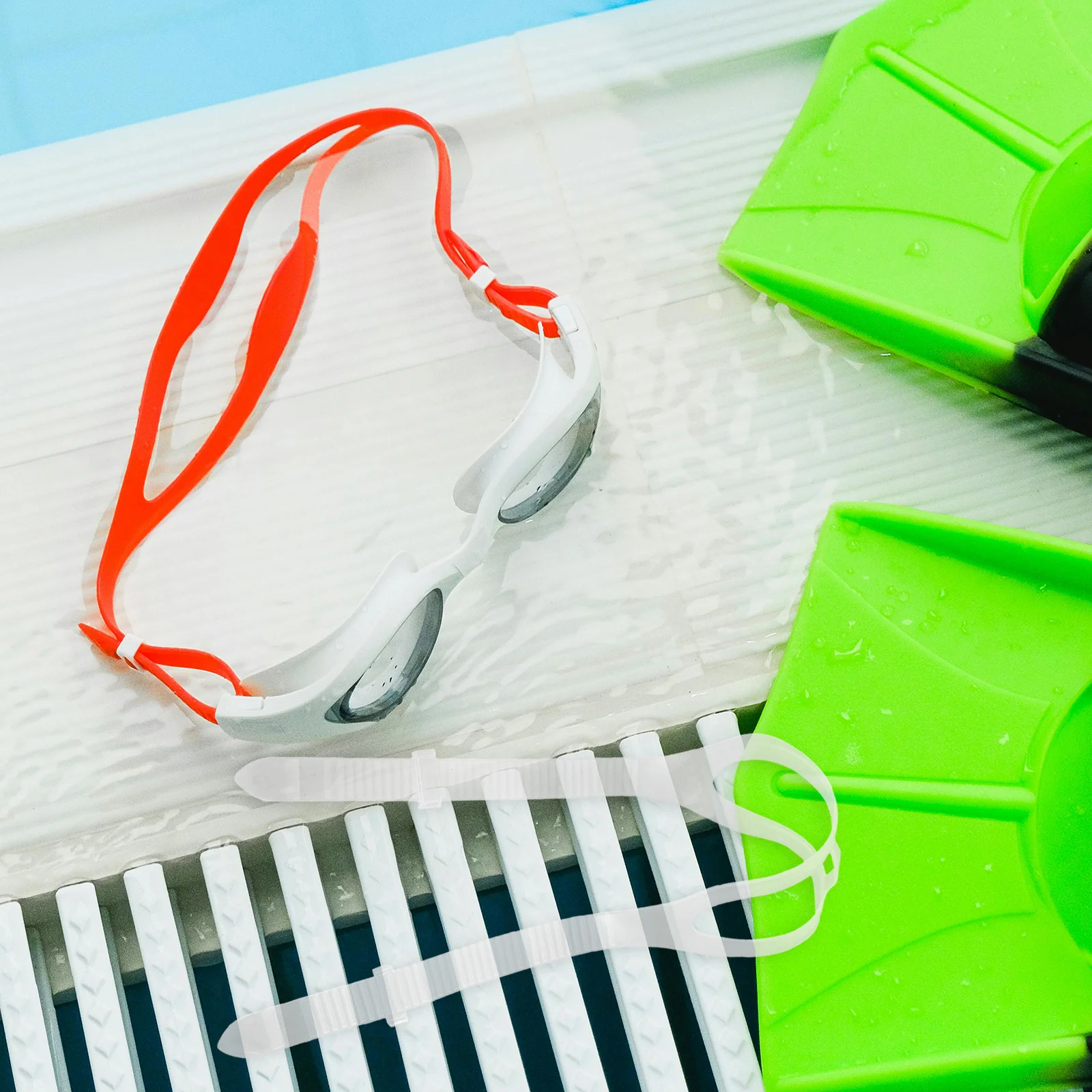 1Pair Exquisite Craftsmanship Diving Goggles Strap Easy Detach Install for Various Head Shapes Snorkel Gear Accessories
1Pair Exquisite Craftsmanship Diving Goggles Strap Easy Detach Install for Various Head Shapes Snorkel Gear Accessories