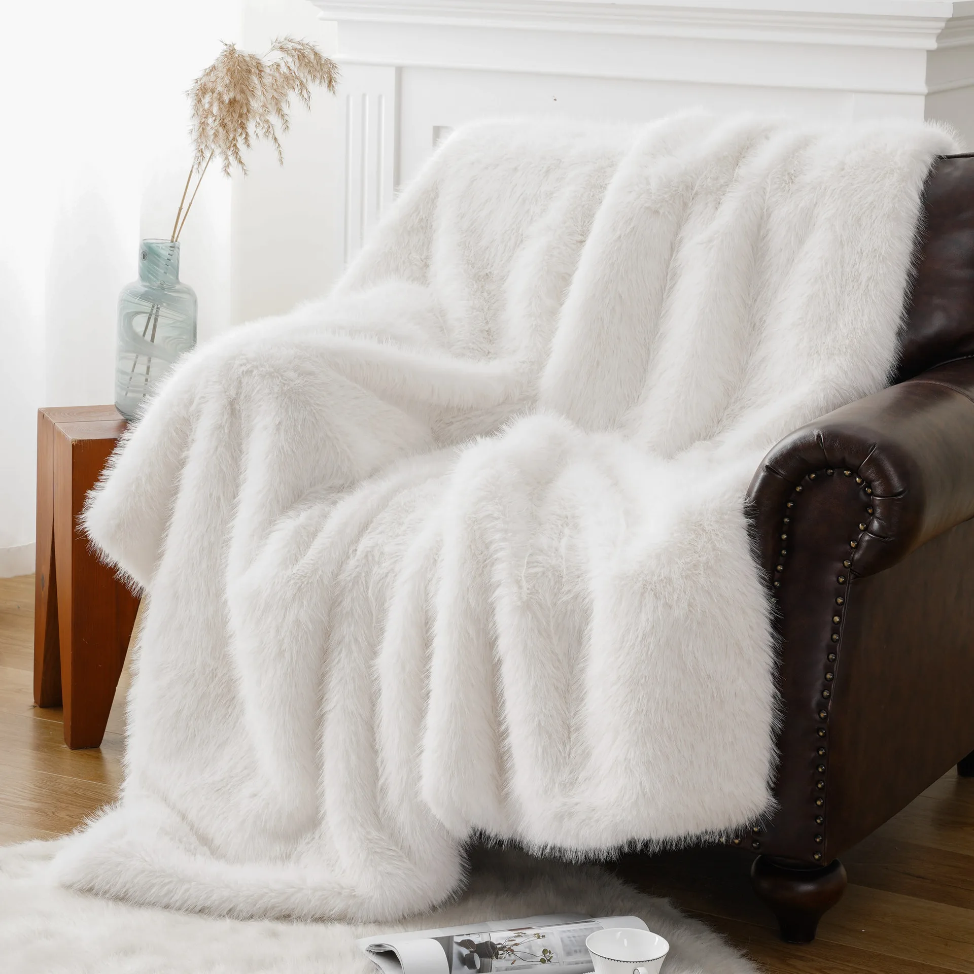 Light Luxury Faux Fur Cover Blanket Fall and Winter Thickening Sofa Blanket Luxury Fluffy Faux Fur Blanket Winter Warm Blanket
Light Luxury Faux Fur Cover Blanket Fall and Winter Thickening Sofa Blanket Luxury Fluffy Faux Fur Blanket Winter Warm Blanket