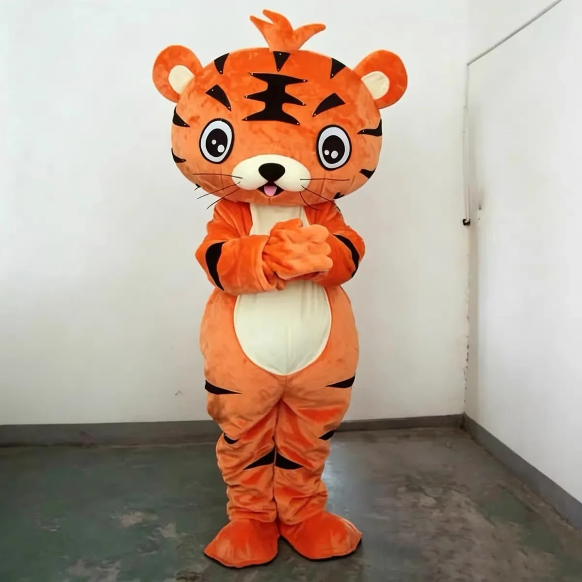 New Adult Halloween Christmas Cute Orange Tiger Mascotte Fancy Dress Cartoon Mascot Costume Plush Fancy Dress Mascot Costume
New Adult Halloween Christmas Cute Orange Tiger Mascotte Fancy Dress Cartoon Mascot Costume Plush Fancy Dress Mascot Costume