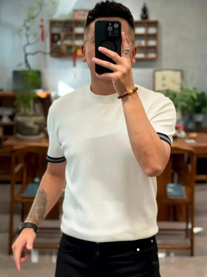 Модная мужская трикотажная футболка с круглым вырезом и коротким рукавом, с вышивкой, высокое качество, деловой стиль, осенняя коллекция
Модная мужская трикотажная футболка с круглым вырезом и коротким рукавом, с вышивкой, высокое качество, деловой стиль, осенняя коллекция