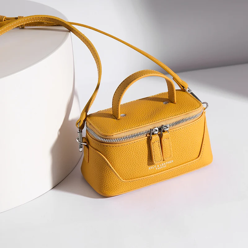 Genuine Leather Casual Shoulder Bag Women Cowhide Fashion Chain Crossbody Designer Handbag Key Lipstick Phone Pouch Messenger
Genuine Leather Casual Shoulder Bag Women Cowhide Fashion Chain Crossbody Designer Handbag Key Lipstick Phone Pouch Messenger