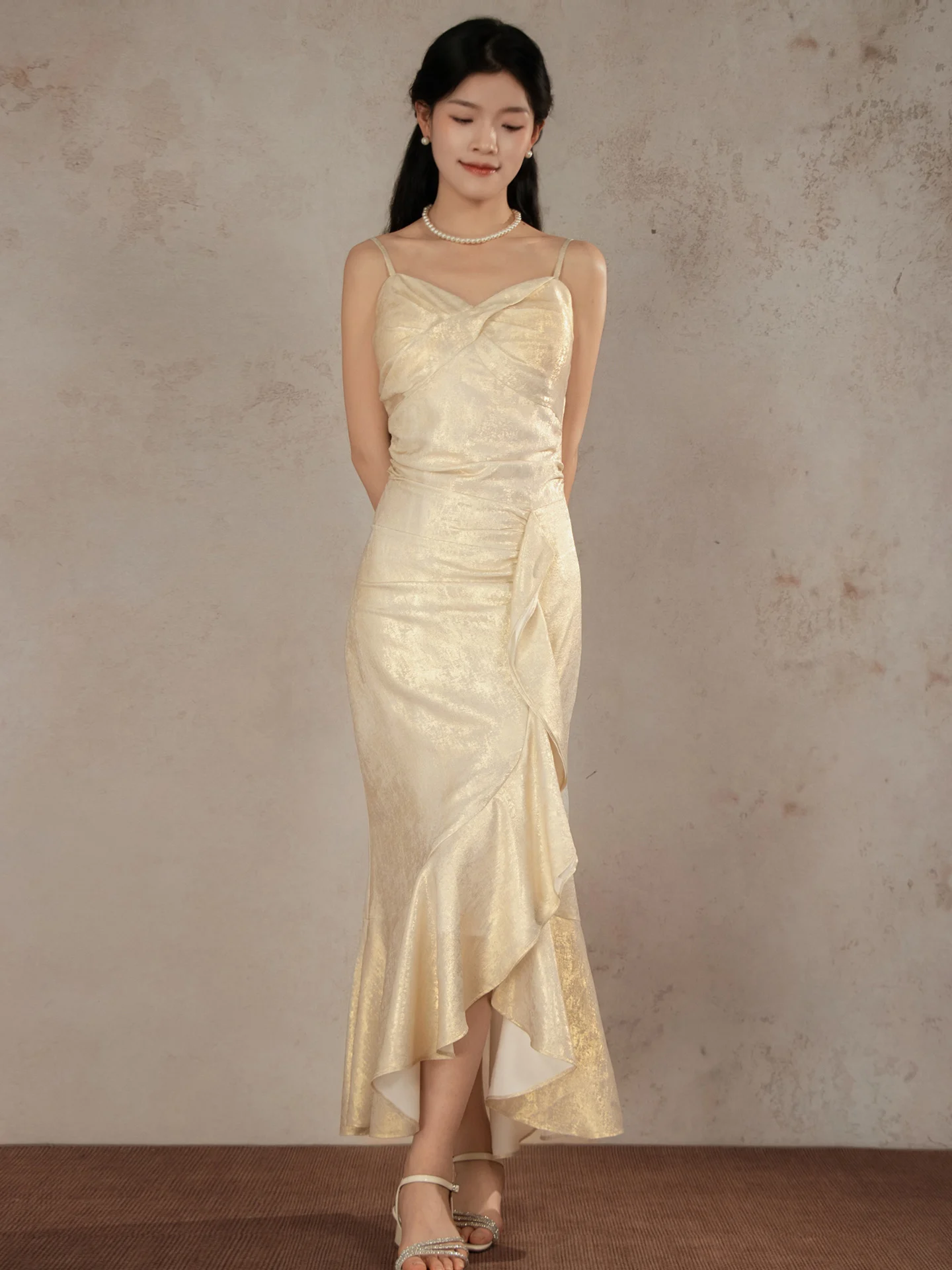 French Style Gored Skirt One Shoulder Dress Women's Waist Cinched Irregular Hem Long Dress Breathable Skin-Friendly Polyester...
French Style Gored Skirt One Shoulder Dress Women's Waist Cinched Irregular Hem Long Dress Breathable Skin-Friendly Polyester...