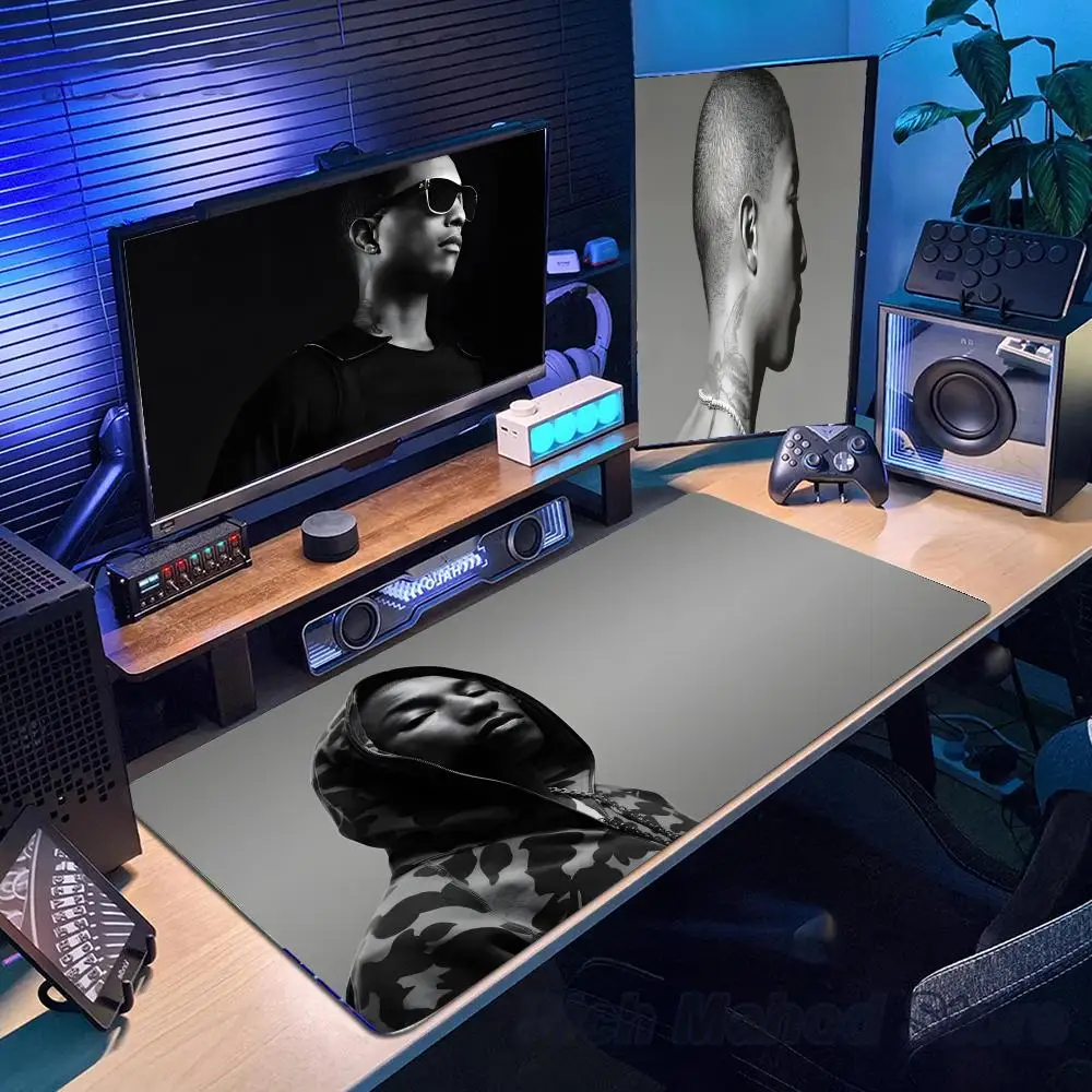 Коврик для мыши Pharrell Williams, большой игровой коврик для мыши с защитой от скольжения, утолщенный коврик для компьютерной клавиатуры, настольный коврик
Коврик для мыши Pharrell Williams, большой игровой коврик для мыши с защитой от скольжения, утолщенный коврик для компьютерной клавиатуры, настольный коврик