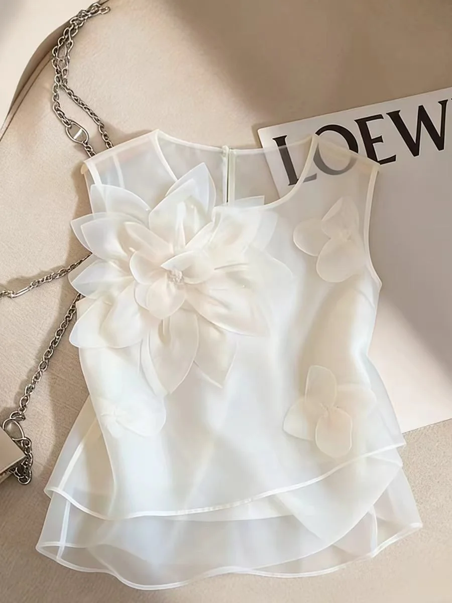 Spring Summer White Vest Shirt Unique Design 3D Flower Embroidery Breathable Women's Outerwear Fashionable Straight Cut
Spring Summer White Vest Shirt Unique Design 3D Flower Embroidery Breathable Women's Outerwear Fashionable Straight Cut