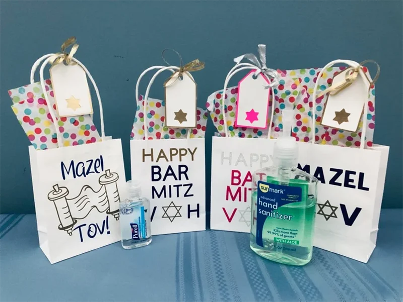 5pcs Bar/Bat Mitzvah Gift Bags Mazel Tov Favors Jewish Theme Candy Bag & Gift Card Holder for Holiday Gifting New Year Decor
5pcs Bar/Bat Mitzvah Gift Bags Mazel Tov Favors Jewish Theme Candy Bag & Gift Card Holder for Holiday Gifting New Year Decor
