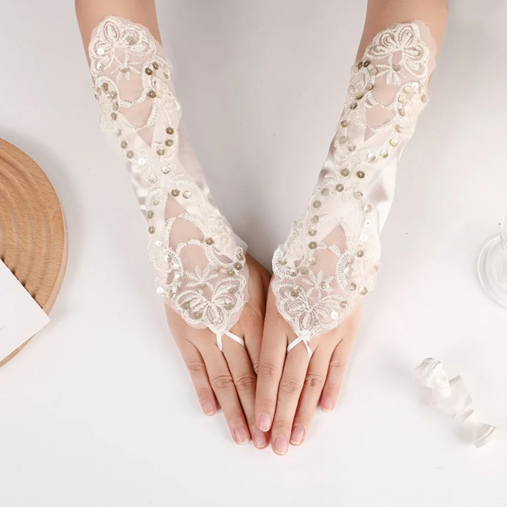 Party Dress Lace Gloves 2024 Rhinestone Clothing Accessories Wedding Bridal Gloves Sexy Elegant Bridal Gown Mittens Lady
Party Dress Lace Gloves 2024 Rhinestone Clothing Accessories Wedding Bridal Gloves Sexy Elegant Bridal Gown Mittens Lady