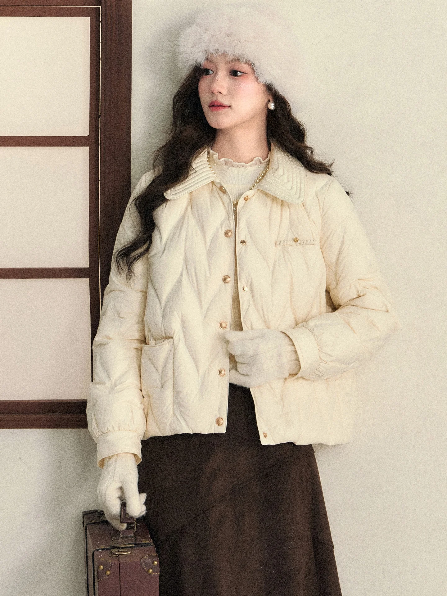 South Deer Elegance Wind 90 White Duck down Lightweight Padded Jacket Women's Winter Quilted Short Coat Casual Style Pure Color
South Deer Elegance Wind 90 White Duck down Lightweight Padded Jacket Women's Winter Quilted Short Coat Casual Style Pure Color