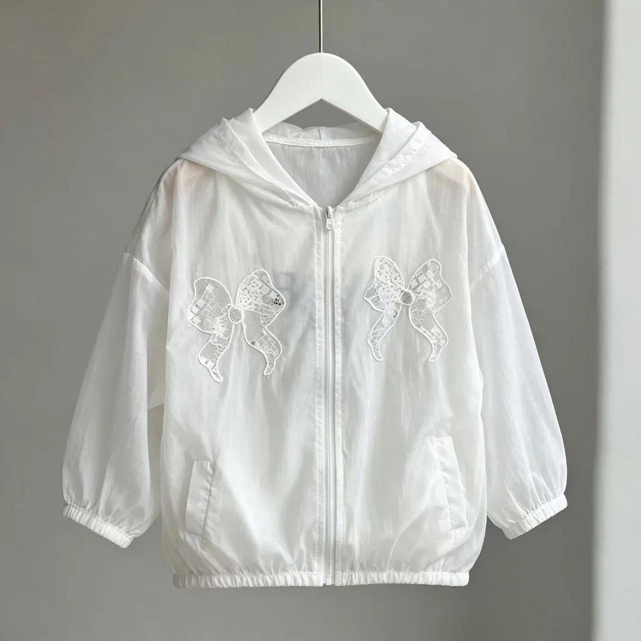 Girls Summer Sun Protection Jacket Hooded Lightweight Butterfly Print Kids UV Shield Outerwear 110-170CM
Girls Summer Sun Protection Jacket Hooded Lightweight Butterfly Print Kids UV Shield Outerwear 110-170CM