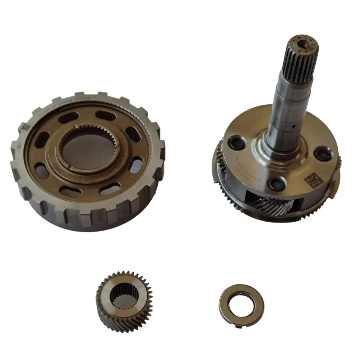 The HF35-SHAF01-U1 input shaft with ring gear sun gear and planetary gears is suitable for the Ford HF35 automatic transmission.
The HF35-SHAF01-U1 input shaft with ring gear sun gear and planetary gears is suitable for the Ford HF35 automatic transmission.