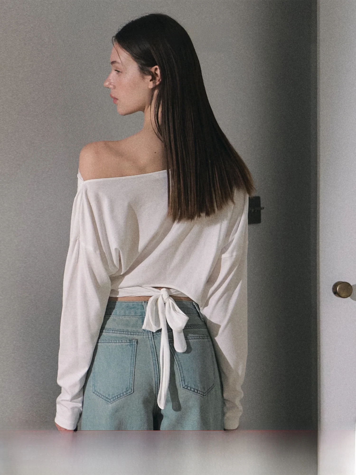 OAKMOO длинная футболка с рюшами, верхняя одежда, вязаный мягкий вискоза, кружевная отделка, женский осенний топ Faion
OAKMOO длинная футболка с рюшами, верхняя одежда, вязаный мягкий вискоза, кружевная отделка, женский осенний топ Faion