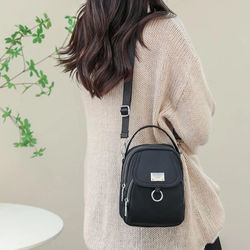 Neutral Style Shoulder Bag for Men and Women, Suitable for Travel and Photography It Is a Cross-Body Bag
Neutral Style Shoulder Bag for Men and Women, Suitable for Travel and Photography It Is a Cross-Body Bag