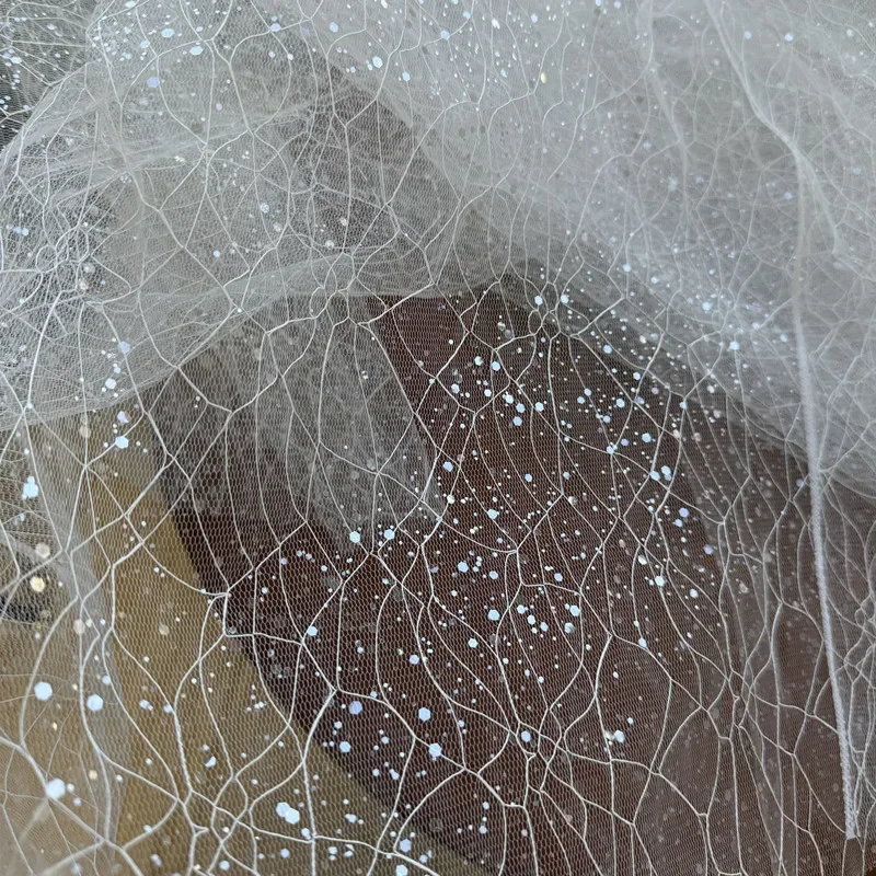 Жесткая сетчатая ткань, блестящие кружевные линии для дизайнера свадебного платья, ручная работа, материал для шитья своими руками, ткань на метр
Жесткая сетчатая ткань, блестящие кружевные линии для дизайнера свадебного платья, ручная работа, материал для шитья своими руками, ткань на метр