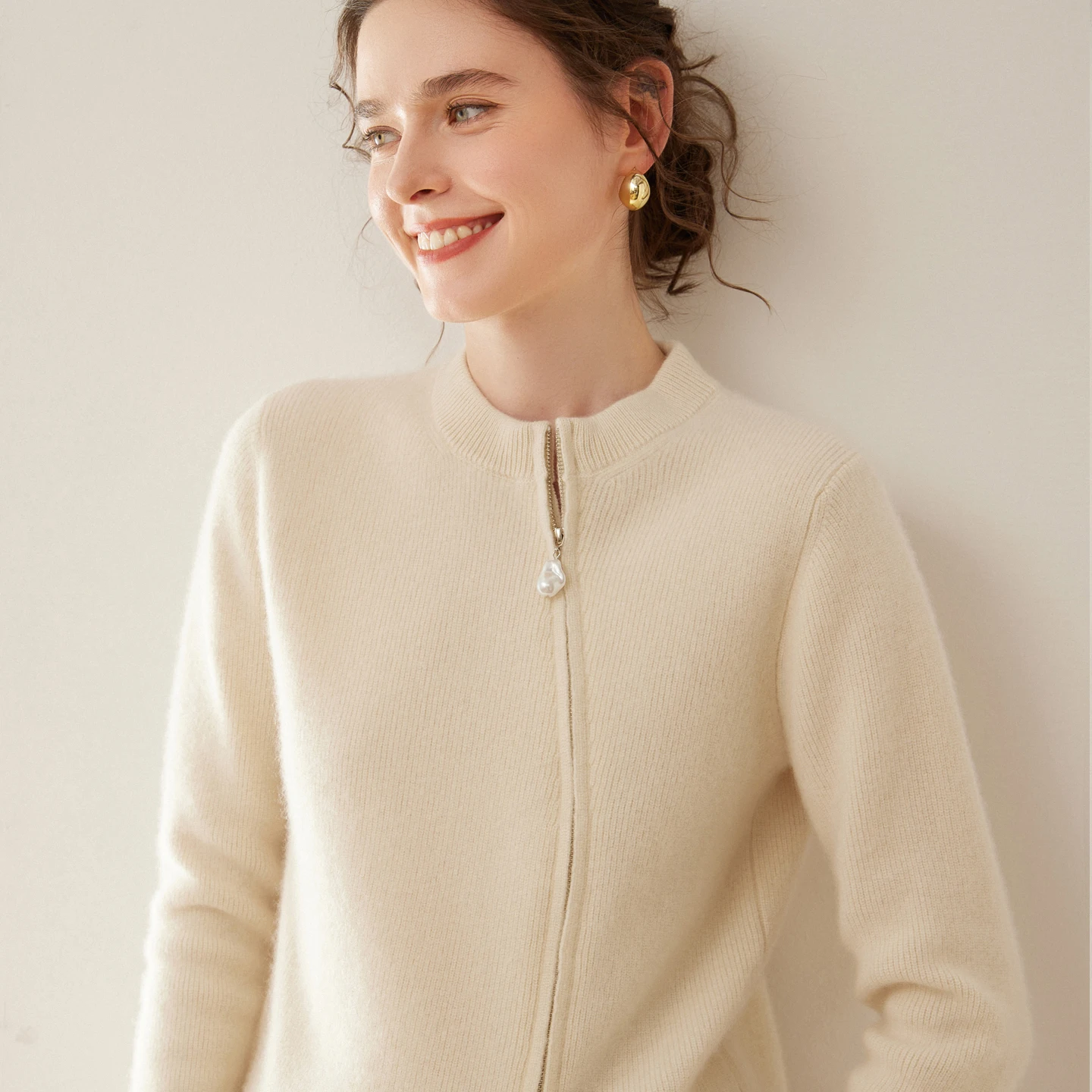 Women's Pure Wool Open Cardigan Loose High Collar Thickened Zipper Woolen Sweater Autumn Winter New Style Comfortable Casual
Women's Pure Wool Open Cardigan Loose High Collar Thickened Zipper Woolen Sweater Autumn Winter New Style Comfortable Casual