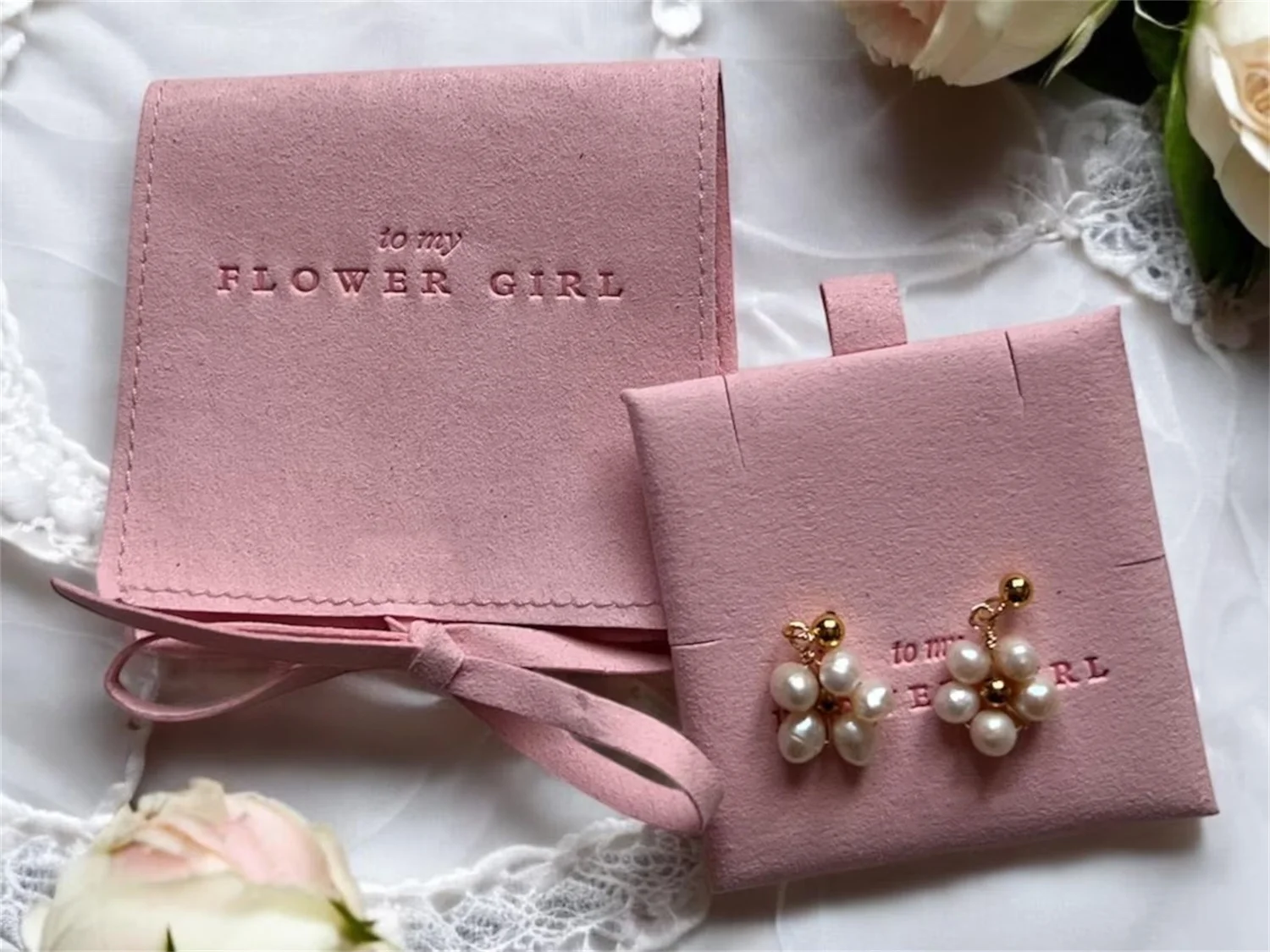 Жемчужные серьги-капли для девочек-цветочниц с персонализированным бархатным мешочком, идеальный подарок для девочек-цветочниц, подарки для свадебной вечеринки, позолоченный 18 карат Ea
Жемчужные серьги-капли для девочек-цветочниц с персонализированным бархатным мешочком, идеальный подарок для девочек-цветочниц, подарки для свадебной вечеринки, позолоченный 18 карат Ea