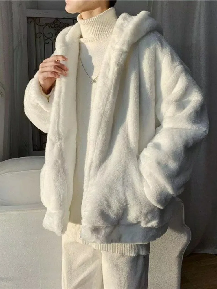 Однотонная модная хлопковая куртка для мужчин, зимняя верхняя одежда с меховой подкладкой, утепленное хлопковое пальто для мужчин, модная зимняя одежда для пар
Однотонная модная хлопковая куртка для мужчин, зимняя верхняя одежда с меховой подкладкой, утепленное хлопковое пальто для мужчин, модная зимняя одежда для пар