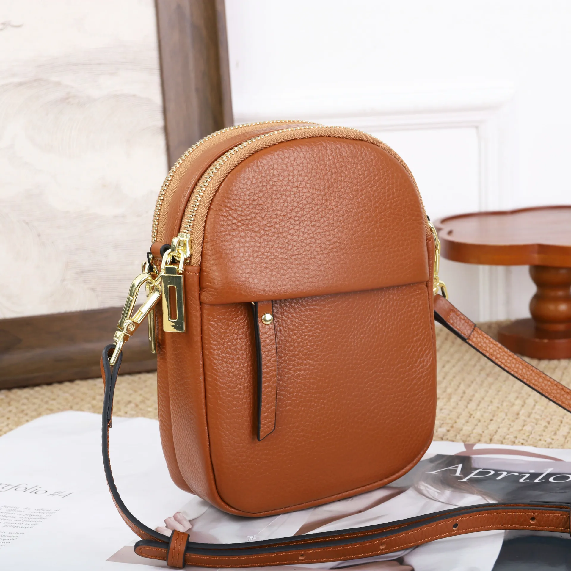Women's Leather Phone Crossbody Bag - Simple Lightweight Wallet Purse, Top Grain Leather Shoulder Bag for Girls' Daily Use
Women's Leather Phone Crossbody Bag - Simple Lightweight Wallet Purse, Top Grain Leather Shoulder Bag for Girls' Daily Use