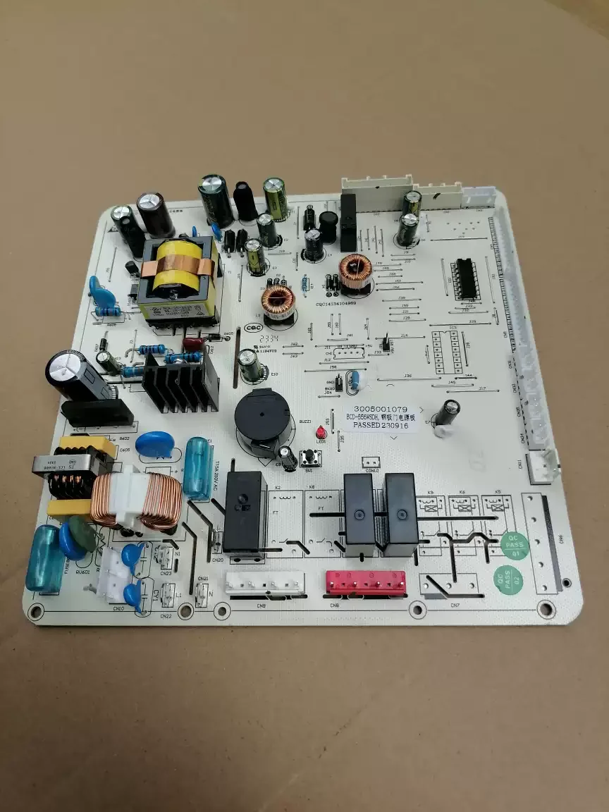 New refrigerator computer board accessories BCD-556WSDH power board 3005001079 computer board accessories original factory
New refrigerator computer board accessories BCD-556WSDH power board 3005001079 computer board accessories original factory