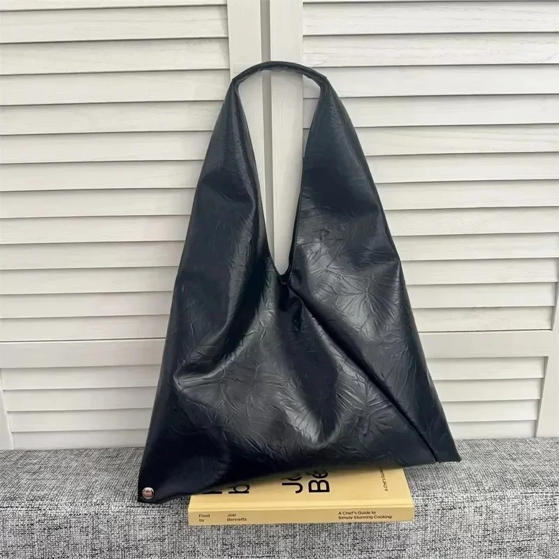 PU Hasp 2025 New Product Women's Shoulder Bag Solid Color Simple Fashion Handbag Soft Large Capacity Trendy Designer Tote Bag
PU Hasp 2025 New Product Women's Shoulder Bag Solid Color Simple Fashion Handbag Soft Large Capacity Trendy Designer Tote Bag