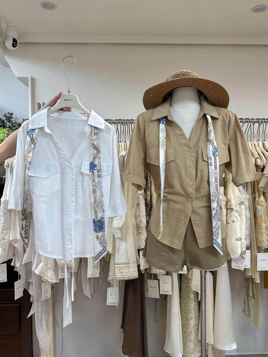 Elegant Commuter Style Women's Shirt Sleeveless Summer Fashion High Knowledge Casual Collar Polyester Blend UV Protection
Elegant Commuter Style Women's Shirt Sleeveless Summer Fashion High Knowledge Casual Collar Polyester Blend UV Protection