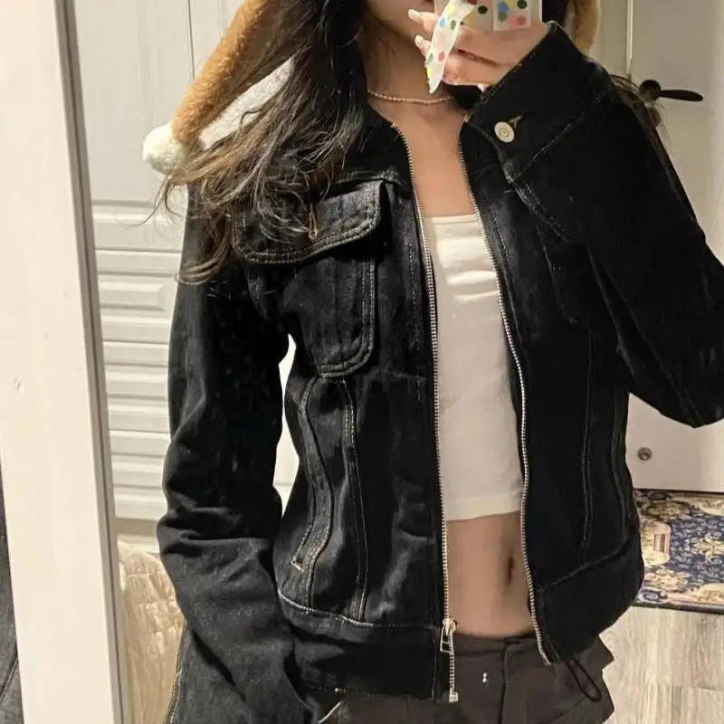 Новая однотонная джинсовая куртка на молнии для женщин, ретро нишевый дизайн с лацканами, тонкий кардиган, универсальный маленький ароматный топ
Новая однотонная джинсовая куртка на молнии для женщин, ретро нишевый дизайн с лацканами, тонкий кардиган, универсальный маленький ароматный топ