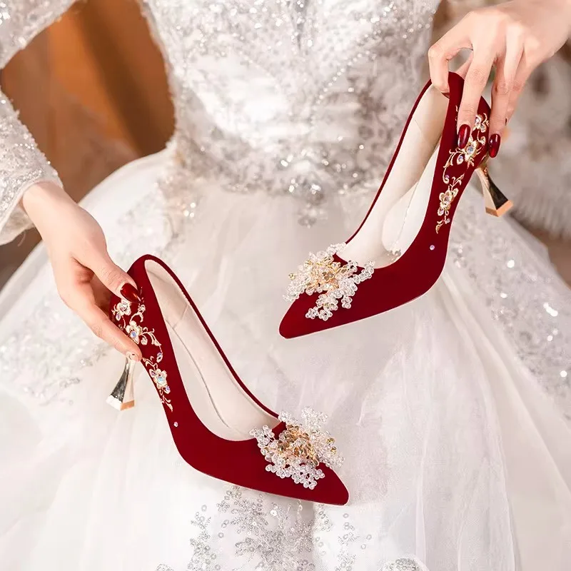 Wedding Shoes Fashion Pointed Toe Slip-on Rhinestone Flower Non-Slip Wear-Resistant High Heels
Wedding Shoes Fashion Pointed Toe Slip-on Rhinestone Flower Non-Slip Wear-Resistant High Heels
